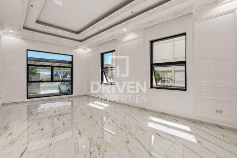 5 bedrooms Villa in Nad Al Sheba 1, UAE No. 192799 4