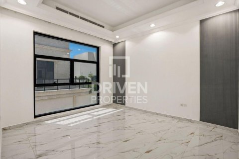 5 bedrooms Villa in Nad Al Sheba 1, UAE No. 192799 10