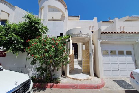 Villa de 7 dormitorios en Abu Dhabi, UAE No. 29189 5