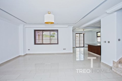 4 bedrooms Villa in Casa, UAE No. 80223 10