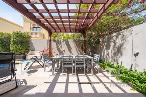 4 bedrooms Villa in Casa, UAE No. 80223 23