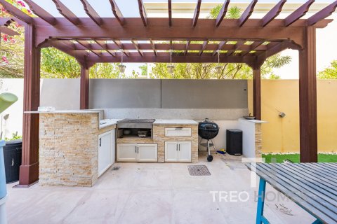 4 bedrooms Villa in Casa, UAE No. 80223 24