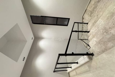 5 bedrooms Villa in Riyadh, Saudi Arabia No. 62634 22