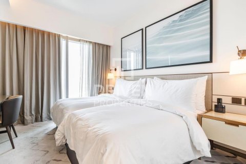 Квартира с 2 спальнями в Address Harbour Point, ОАЭ №192406 3