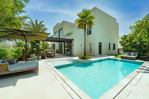 5 bedrooms Villa in Jumeirah Islands, UAE No. 203547