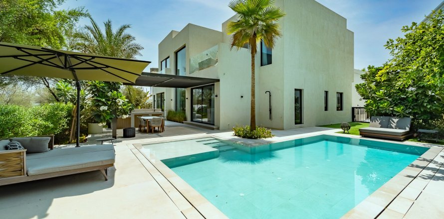 5 bedrooms Villa in Jumeirah Islands, UAE No. 203547