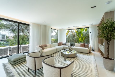 5 bedrooms Villa in Jumeirah Islands, UAE No. 203547 12
