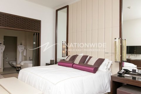 Apartment de 2 dormitorios en Abu Dhabi, UAE No. 99186 8