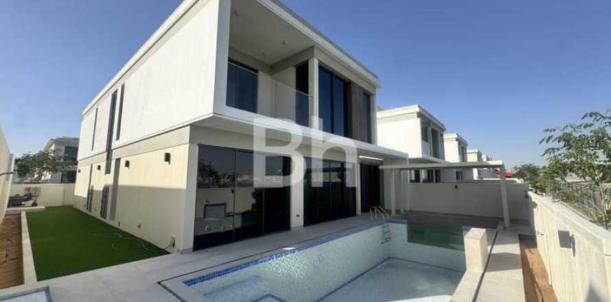 Villa de 4 dormitorios  No. 114601