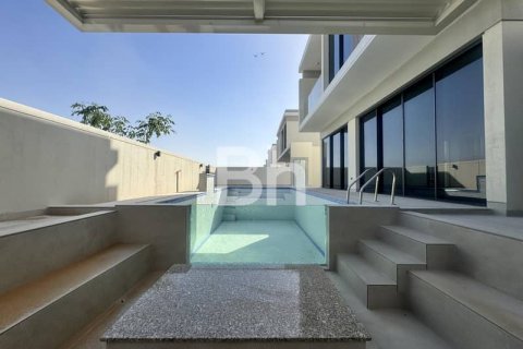 Villa de 4 dormitorios  No. 114601 3