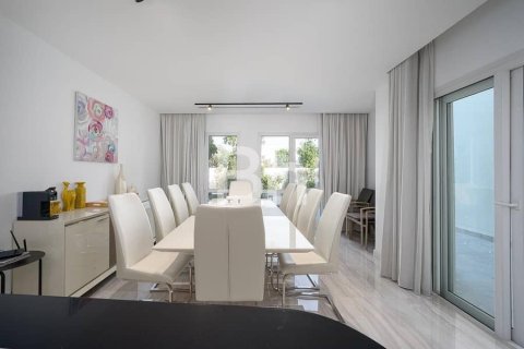 Villa de 5 dormitorios  No. 114605 12