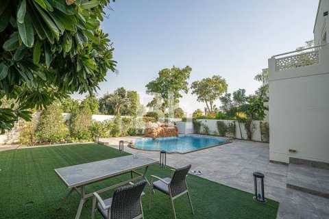Villa de 5 dormitorios  No. 114605 14