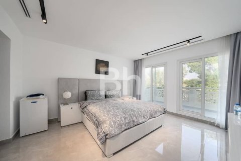 Villa de 5 dormitorios  No. 114605 5