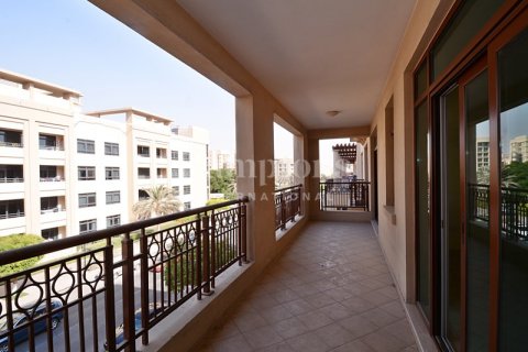 Apartment de 2 dormitorios en The Views 1, UAE No. 147986 3