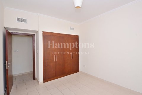 Apartment de 2 dormitorios en The Views 1, UAE No. 147986 8
