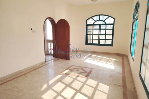 Villa de 6 dormitorios en Jumeirah, UAE No. 104440 14