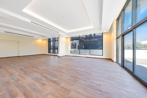 Villa de 5 dormitorios No. 129729 9