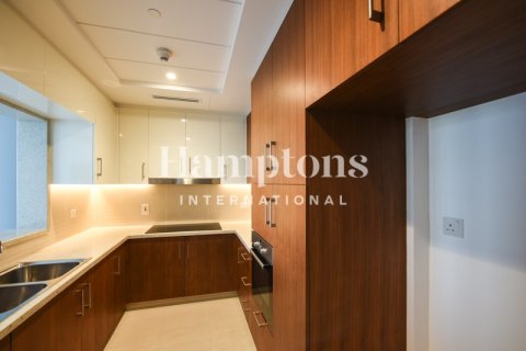 Appartement de 3 chambres à The Hills A, UAE No. 166811
