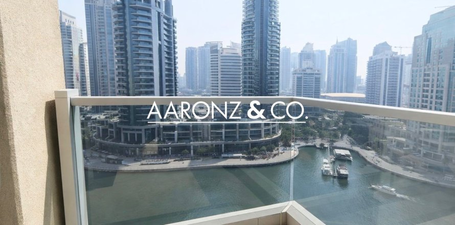 Apartment de 2 dormitorios en Marina Tower, UAE No. 144899