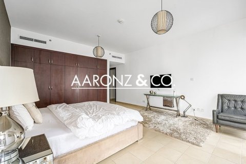 Apartment de 2 dormitorios en Marina Tower, UAE No. 144899 9