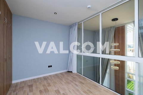 Villa de 2 dormitorios en Dubai Land, UAE No. 9259 8