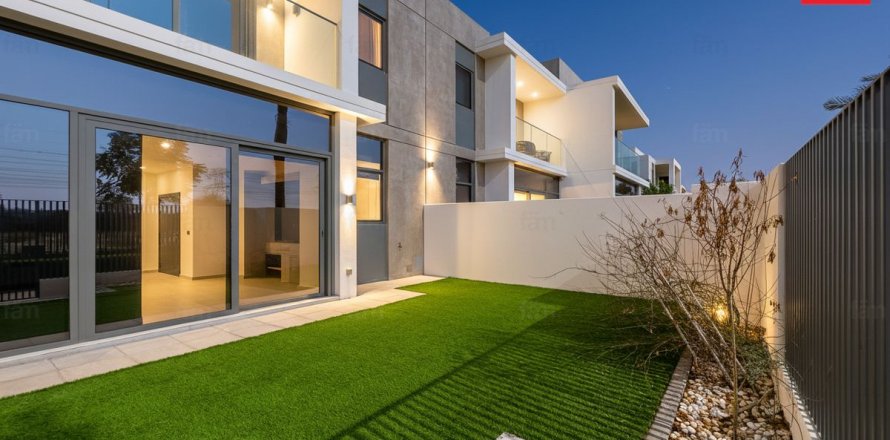 Villa de 3 dormitorios en Dubai, UAE No. 135869