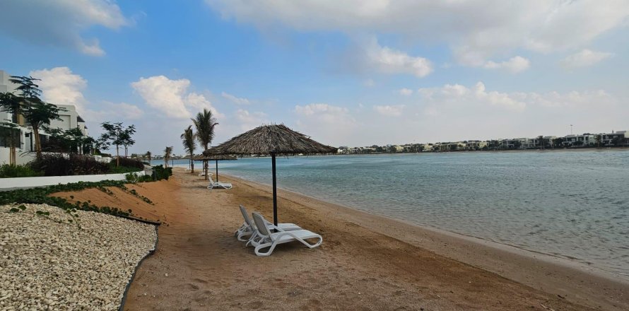 Таунхаус с 3 спальнями  №123897