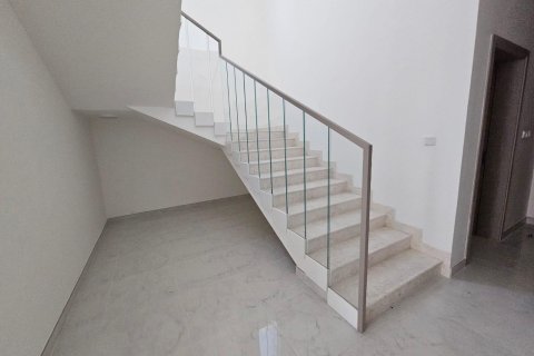 4 bedrooms Villa  No. 123900 13