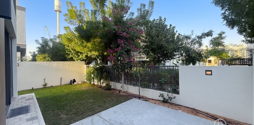 Villa de 4 dormitorios en Tilal Al Ghaf, UAE No. 168365