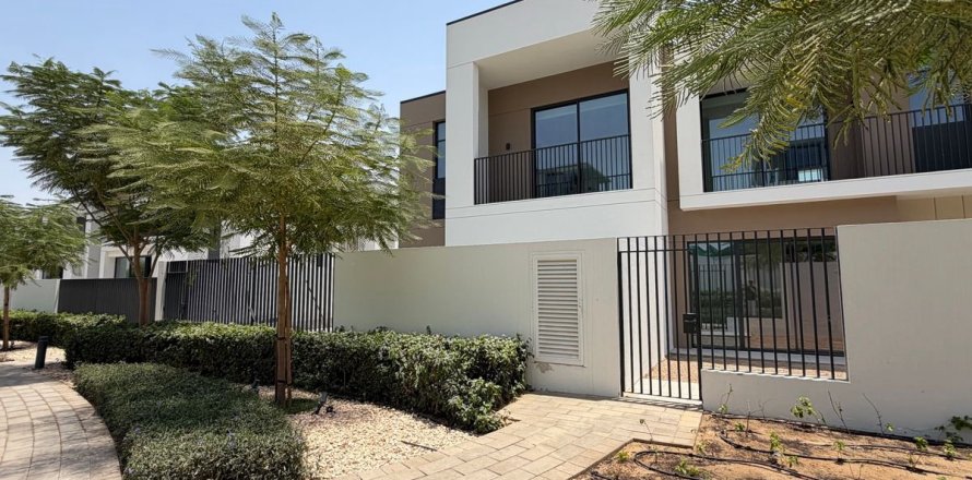Townhouse de 4 dormitorios en Dubai, UAE No. 165972