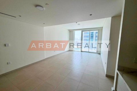 2 bedrooms Apartment in EMAAR Beachfront, UAE No. 199279