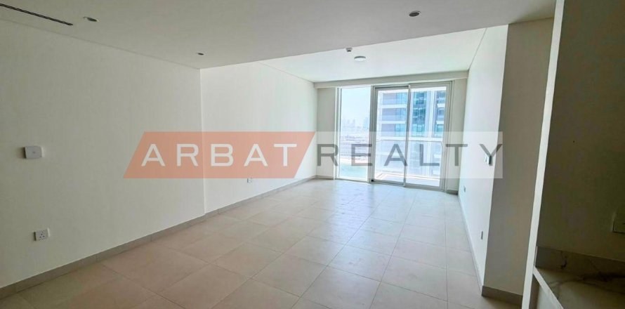 2 bedrooms Apartment in EMAAR Beachfront, UAE No. 199279