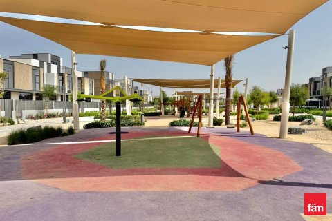 3 bedrooms Villa in Dubai, UAE No. 147890 10