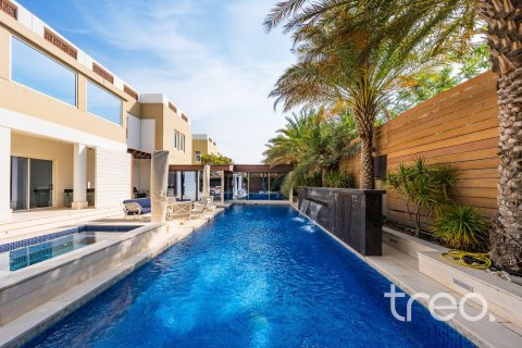 Villa de 5 dormitorios en Rahat, UAE No. 186610 3
