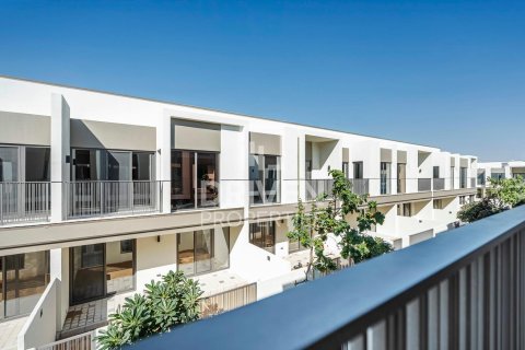 Таунхаус с 3 спальнями в Tilal Al Ghaf, ОАЭ №137898 9