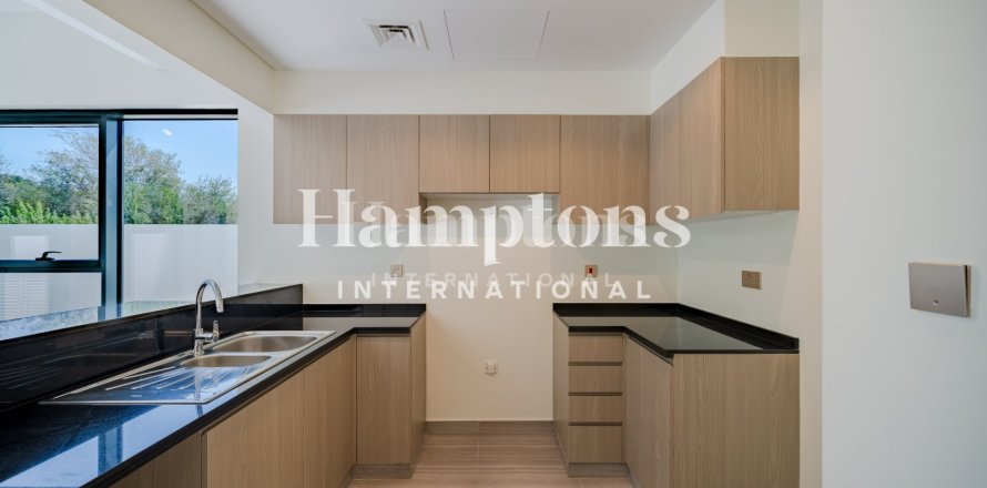 4 غرف نوم تاون هاوس  رقم 131837