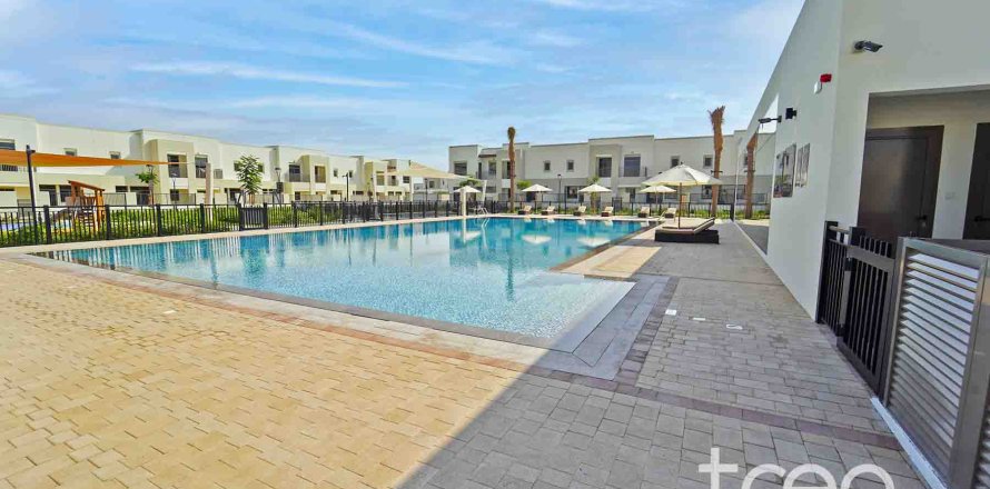 Townhouse de 3 chambres à Town Square, UAE No. 206228