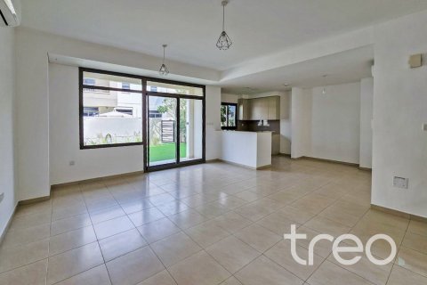 Villa de 3 dormitorios en Hayat Townhouses, UAE No. 206224 3