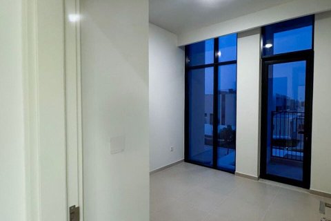 3 غرف نوم فيلا في EMAAR South, الإمارات العربية المتحدة رقم 150606 4