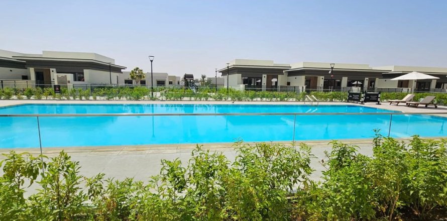 2 bedrooms Apartment in Town Square, UAE No. 137222