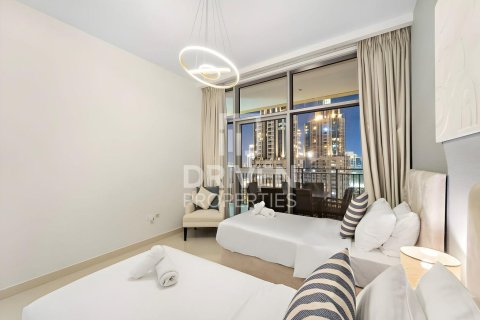 Apartment de 3 dormitorios en BLVD Crescent, UAE No. 83695 7
