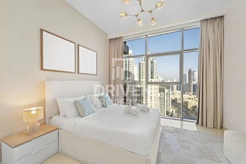 Apartment de 3 dormitorios en BLVD Crescent, UAE No. 83695 22