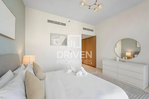 Apartment de 3 dormitorios en BLVD Crescent, UAE No. 83695 8