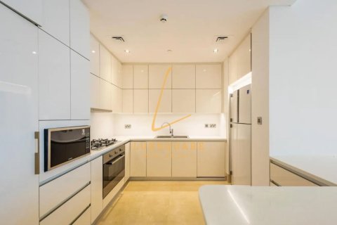 Квартира с 2 спальнями в The Crescent, ОАЭ №164170 4