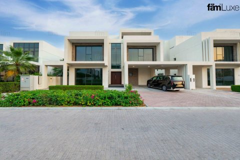 8 bedrooms Villa in Dubai, UAE No. 199414 3