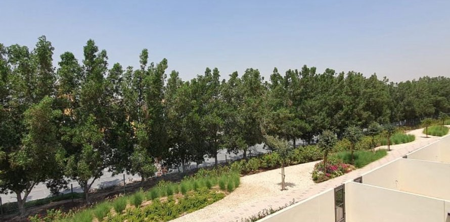 3 bedrooms Townhouse in Dubai, UAE No. 199412