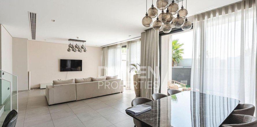 Townhouse de 4 dormitorios en Mohammed Bin Rashid City, UAE No. 192289
