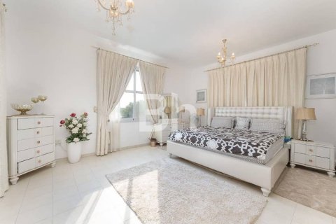 Villa de 5 dormitorios  No. 113630 20