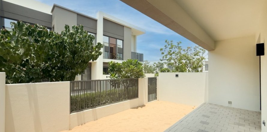 4 bedrooms Villa  No. 131720