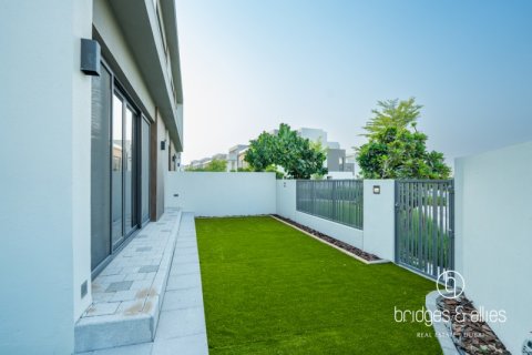 4 غرف نوم فيلا  رقم 131719 18